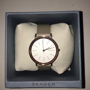 Skagen Hald female rose gold watch